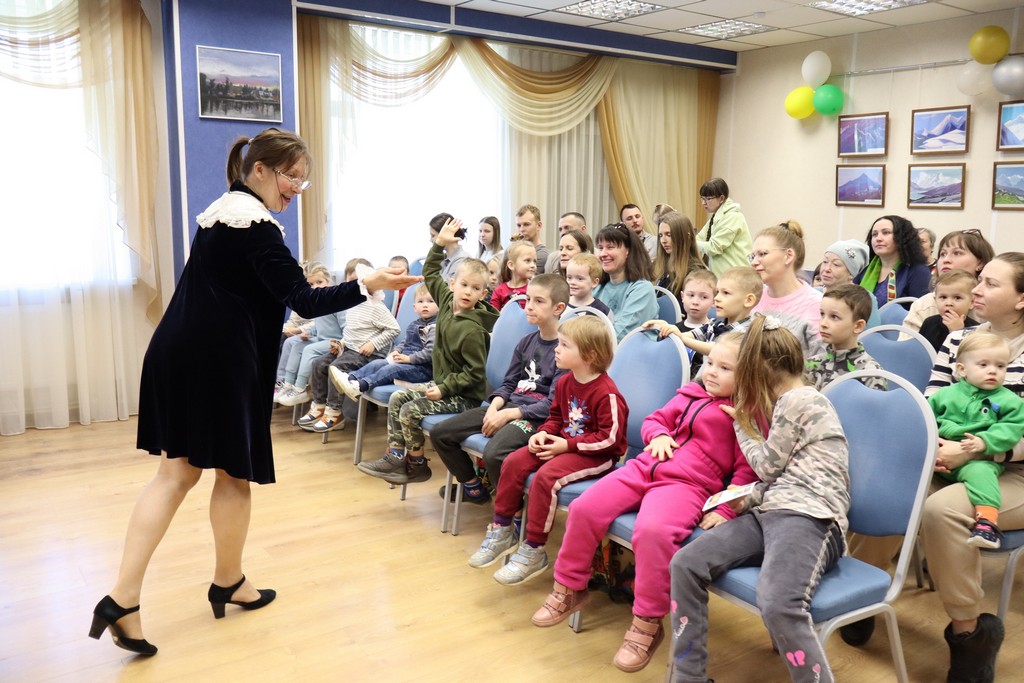 Кукольный спектакль  «Как котенок научился мяукать, а щенок научился дружить»