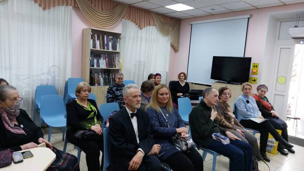 Музыкально-поэтическая программа в рамках салона «1001 маска»