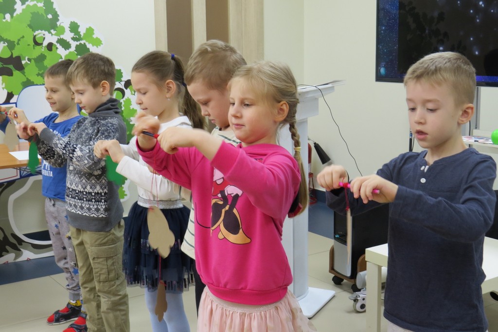 Праздничный утренник «День космонавтики»