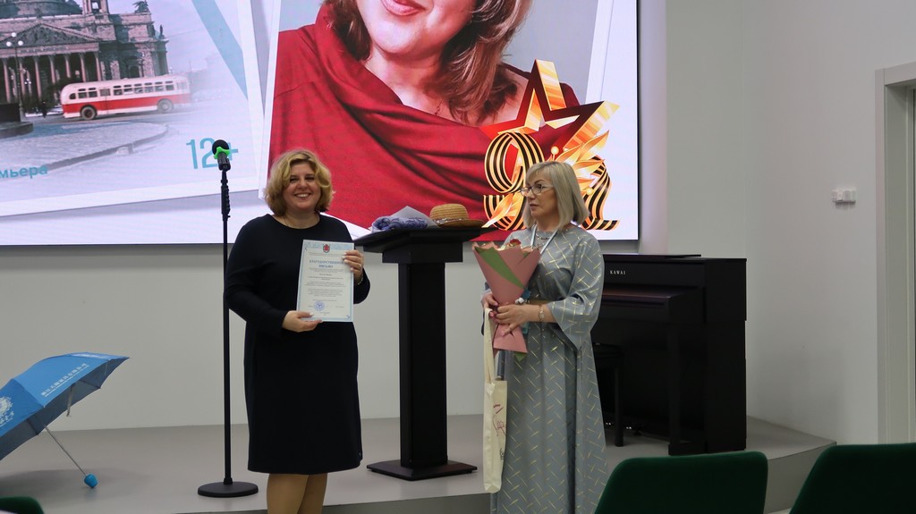 Музыкально-поэтический моноспектакль «Ленинградка»