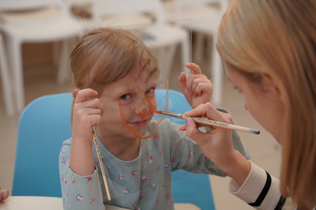 Мастер-класс «Сердечные послания: портрет с мамой»