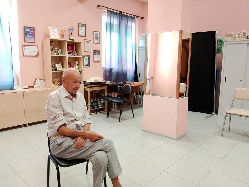 Информационный час «И сердцу по-прежнему больно…»