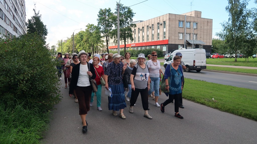 Краеведческая прогулка «Усадьбы Апраксиных по Петергофской дороге»