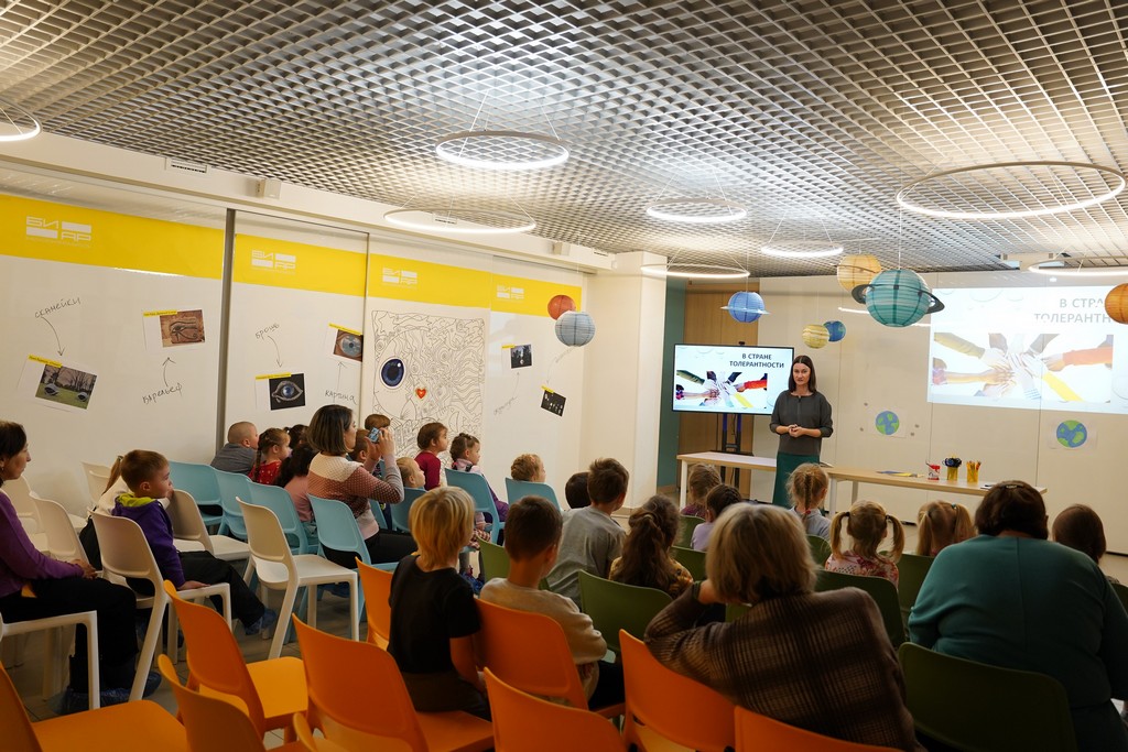 «В стране толерантности»