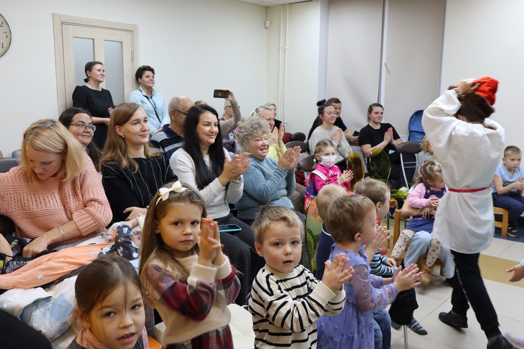 Спектакль «Двенадцать месяцев» в исполнении артистов театра «Новый ТЮЗ»