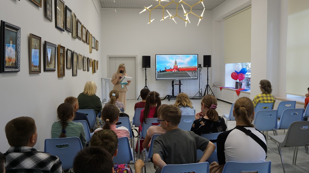 Познавательно-игровая программа с мастер-классом «Наш дом – Россия»