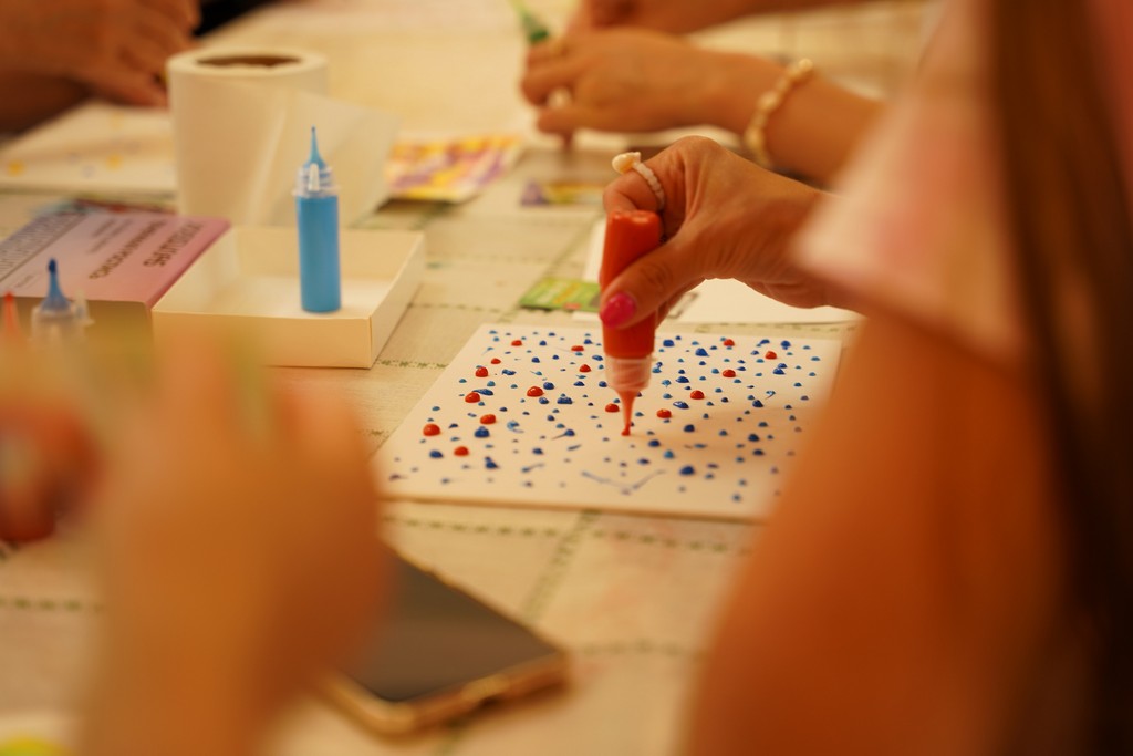 Мастер-класс «Рисование точками на холсте»